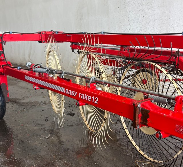 Easy Rake 12 | Brandon, Manitoba Classifieds